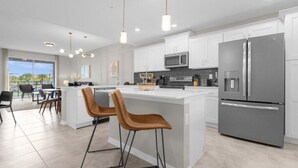 Coffee/tea maker, fridge, microwave, oven - 2 BD/ 2 BA/ Storey Lake (3150-205 PC) (Kissimmee)