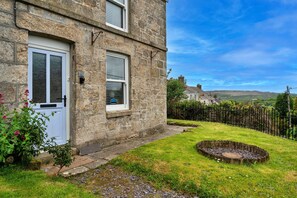 Property grounds - Greenbank (St Dennis)