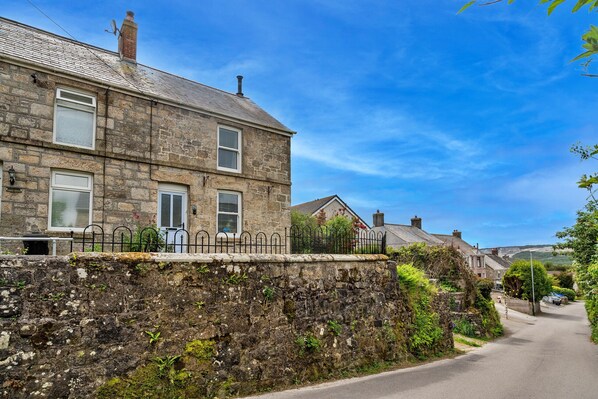 Exterior - Greenbank (St Dennis)