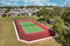 Sports court - Spacious 4-Bed Pool Retreat Close to Disney and Local Attractions (Davenport)