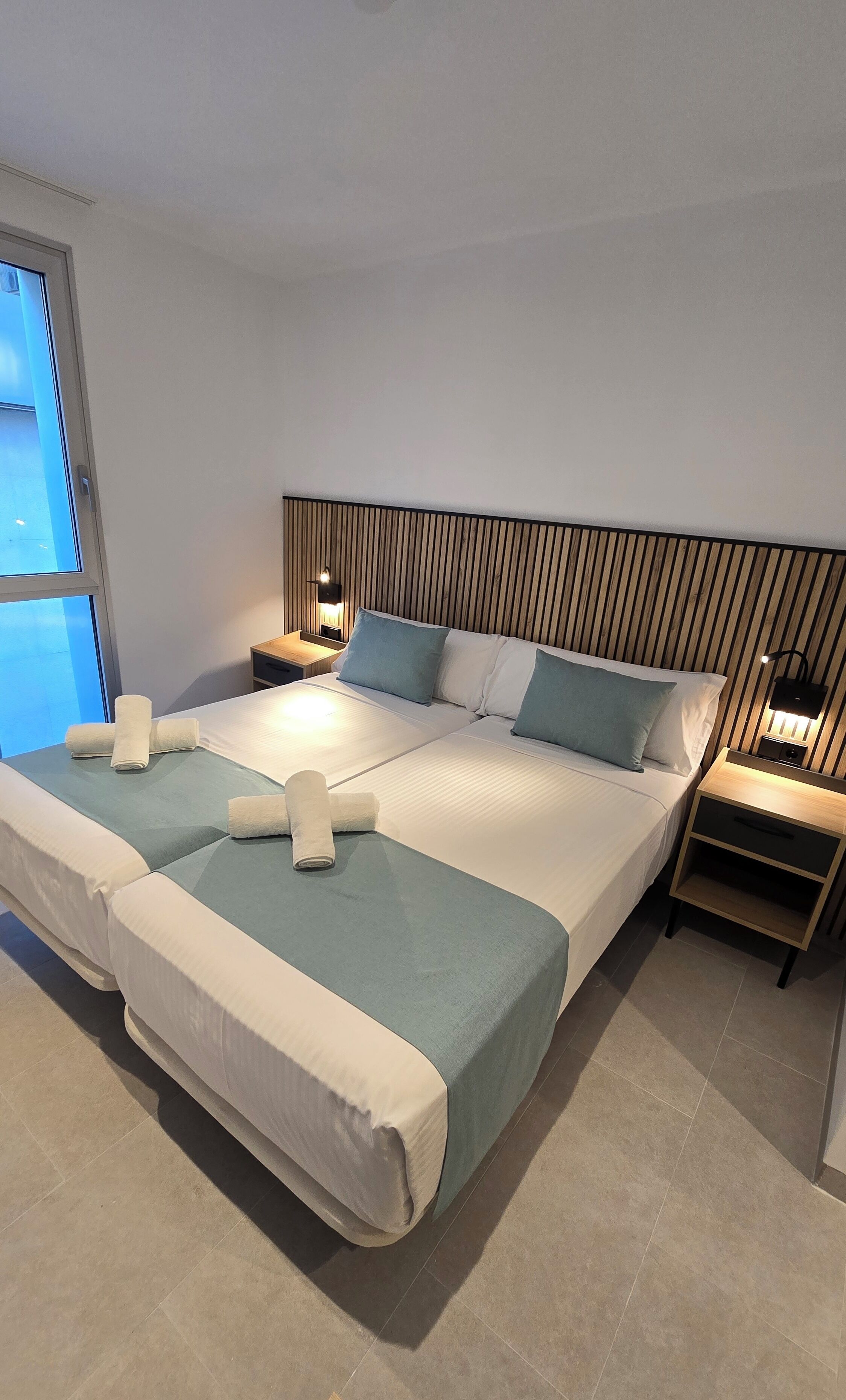 Comfort Twin Room, Non Smoking, Private Bathroom | In-room safe, desk, laptop workspace, soundproofing