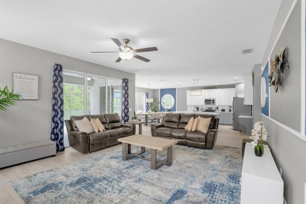 6 Bedrooms/ 5.5 Bathrooms/ Bella Vida (1131 MB)
