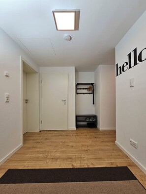 Interior - Schöne Groß Ferienwohnung 79m² mit 2 Bad Ideal für Familie und Gruppe, 3.og (Erfurt)