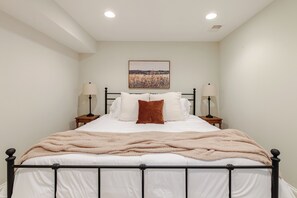 1 chambre, bureau, fer et planche à repasser, accès au Wi-Fi (inclus)