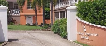 Beautiful island getaway, close proximity to popular beaches and historic site C