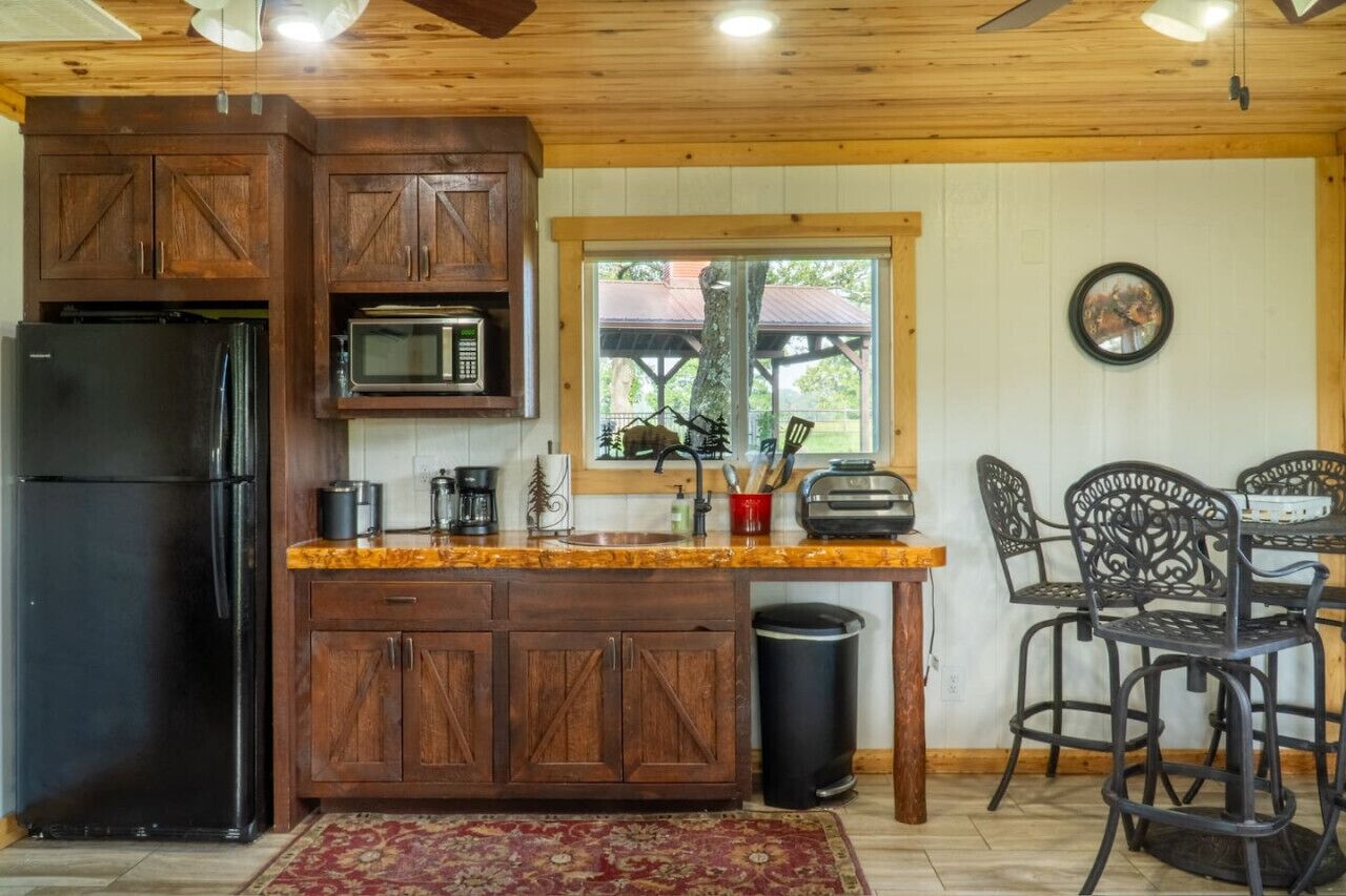 Fridge, microwave, coffee/tea maker, toaster