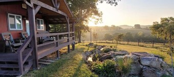 Peaceful Cabin-Breathtaking Views near Branson, MO