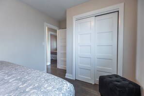 4 habitaciones, tabla de planchar con plancha y wifi gratis 