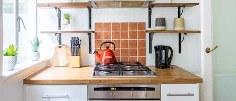 Fridge, microwave, oven, stovetop