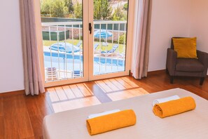 4 Schlafzimmer, Bügeleisen/Bügelbrett, kostenloses WLAN, Bettwäsche