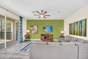 Televisión, futbolito, estéreo