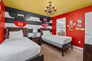 7 habitaciones, tabla de planchar con plancha, wifi y ropa de cama