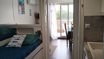 In-room safe, iron/ironing board, travel crib, free WiFi