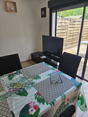 Interior - Appartement de Plein Pied ,1 Chambre et Terrasse à 800 Mètres de la Plage (Agde)