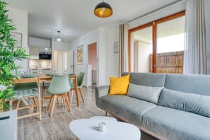 Smart TV - Whole Apartment : Apartment in Residence - Montévrain, France (Montévrain)