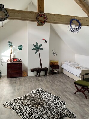 3 habitaciones, escritorio, wifi y ropa de cama