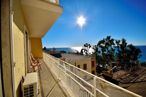 Apartment | Water view - Panorama Apartment in Ospedaletti (Ospedaletti)