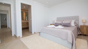 5 bedrooms, in-room safe, iron/ironing board, free WiFi