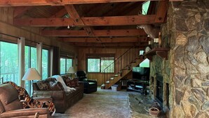 Living area - My Cabin In The Mountain (Otto)