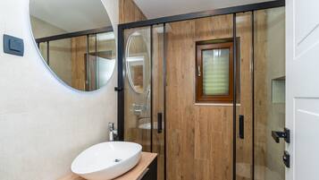 Apartment (Apartment Sunset Cavtat-Two Bedroom A) | Bathroom | Shower, towels