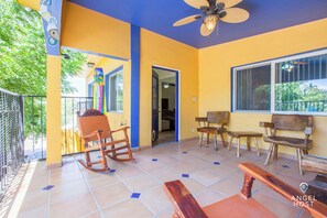 Comfort-Apartment, 2 Schlafzimmer, am Strand | Terrasse/Patio