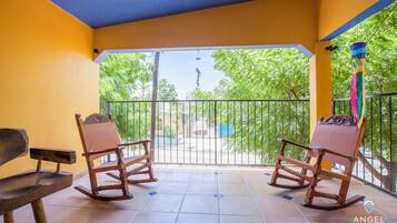 Comfort Apartment, 2 Bedrooms, Beachside | Teres/patio