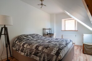 4 habitaciones, tabla de planchar con plancha y wifi gratis 
