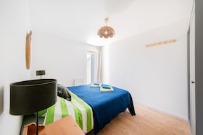 2 bedrooms, iron/ironing board, free WiFi, bed sheets - Coeur de Var - appt climatisé (Pontevès)