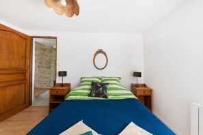 2 bedrooms, iron/ironing board, free WiFi, bed sheets - Coeur de Var - appt climatisé (Pontevès)