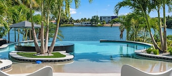 Lakefront Luxury Retreat – 7BR Paradise Escape