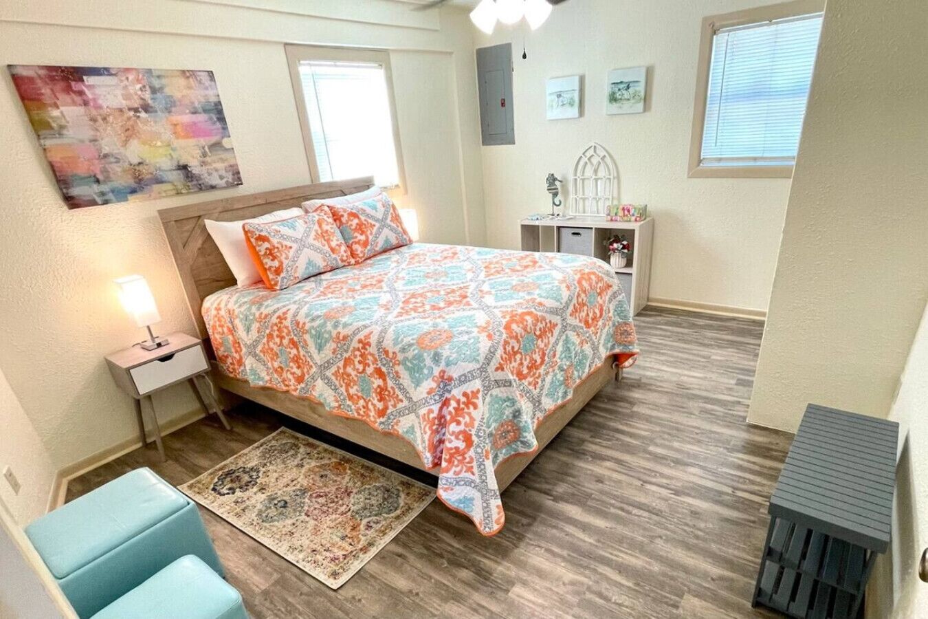 2 bedrooms, desk, iron/ironing board, WiFi