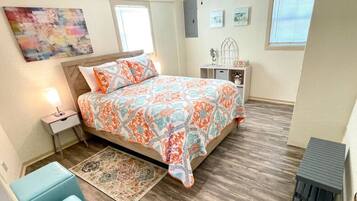 2 Schlafzimmer, BĂŒgeleisen/BĂŒgelbrett, WLAN, BettwĂ€sche