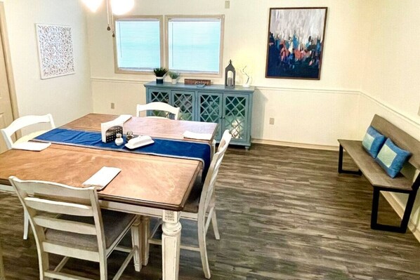 Dining - Cheerful Watercolors in 2BR Cottage (Port Neches)