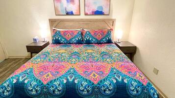 2 makuuhuonetta, työpöytä, silitysrauta/-lauta, Wi-Fi