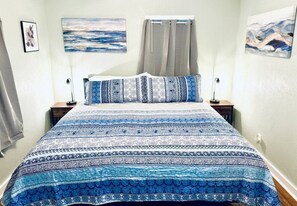 2 bedrooms, desk, iron/ironing board, WiFi