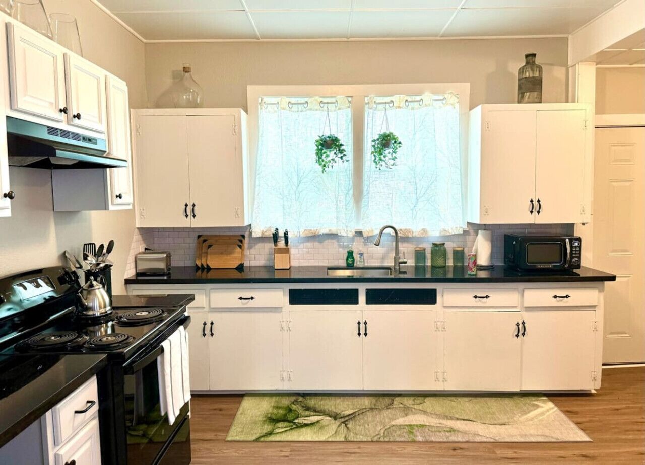 雪櫃、微波爐、焗爐、爐具