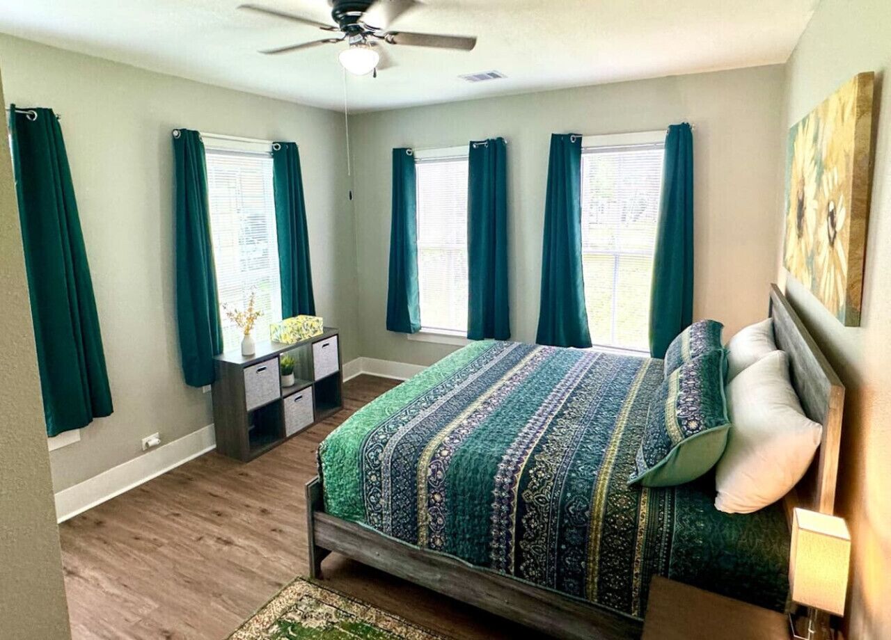 2 habitaciones, escritorio, tabla de planchar con plancha y wifi 