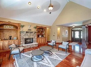 Unclassified image, 2 of 98, button