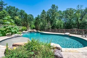 Unclassified image, 3 of 98, button