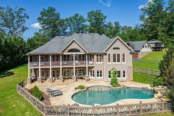 Unclassified image, 1 of 98, button