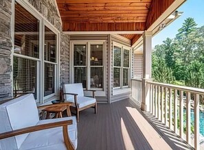 Unclassified image, 5 of 98, button