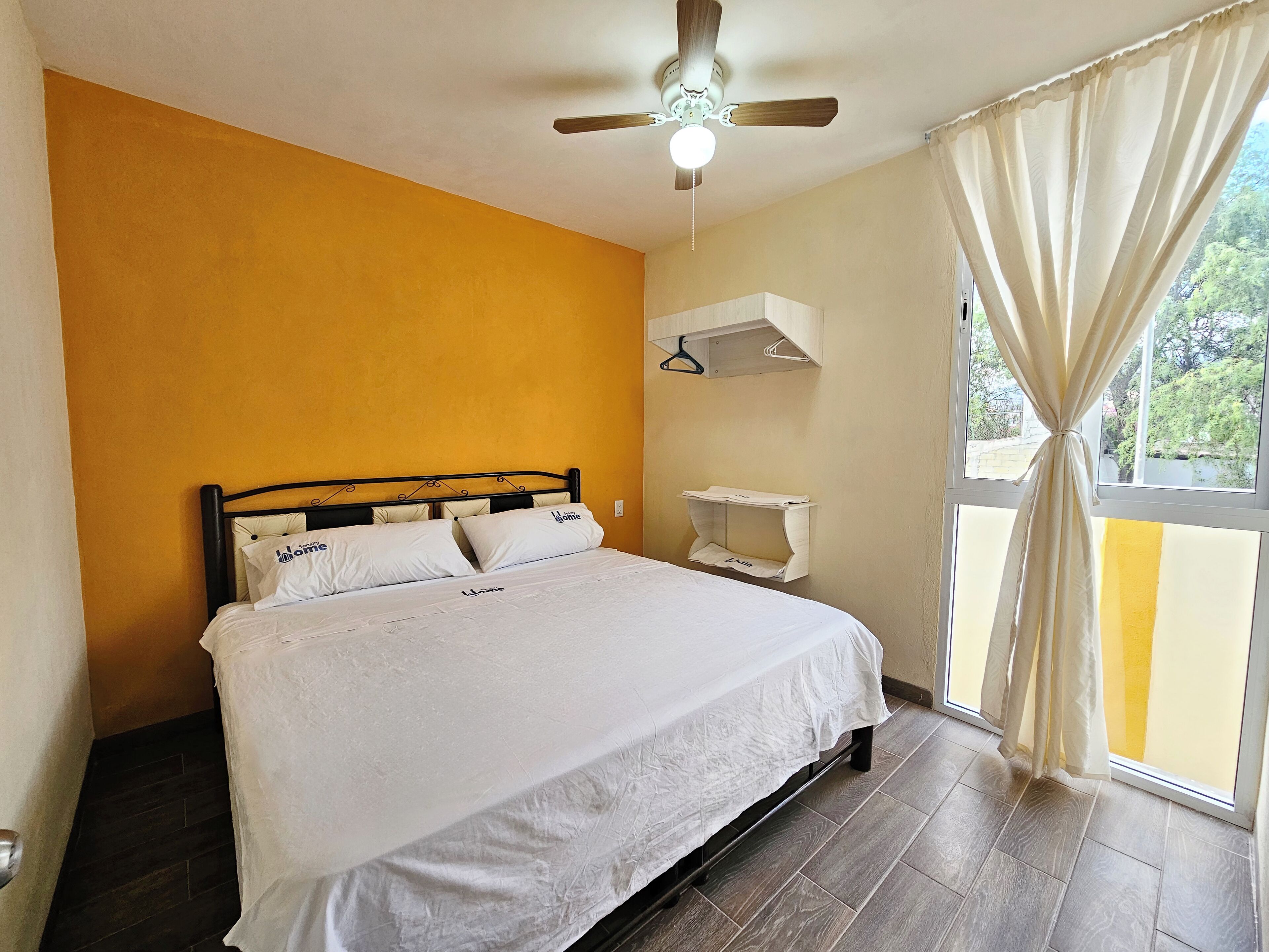 4 chambres, fer et planche à repasser, Wi-Fi, draps fournis