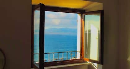 Magnifico Edificio Storico Affacciato Sull'arcipelago Toscano!