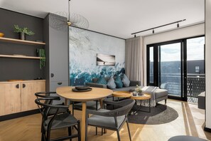 TV - Designer 1 Bedroom in New Development (Cape Town)