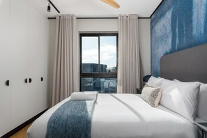 1 bedroom, in-room safe, iron/ironing board, WiFi - Designer 1 Bedroom in New Development (Cape Town)