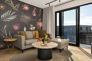 TV - Designer Century City Apartment - New Development (Cape Town)