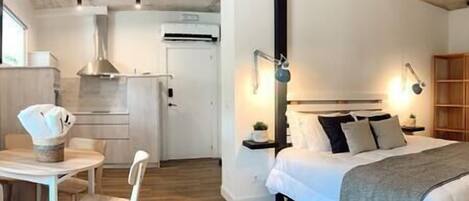 1 slaapkamer, een strijkplank/strijkijzer, wifi, beddengoed