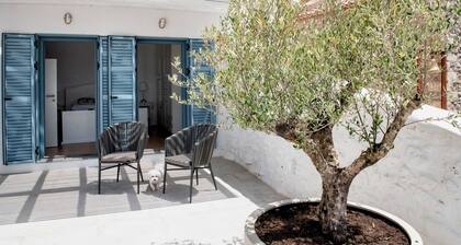 PositiveSpace Kalamata Heights - luxury and history with a view