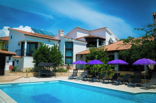 Holiday Home Belvue With Private Parking. Pet Friendly!