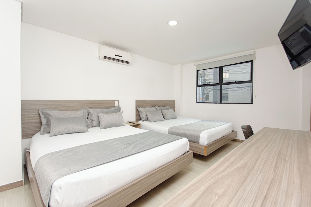 Family Room | Hypo-allergenic bedding, desk, free WiFi, bed sheets